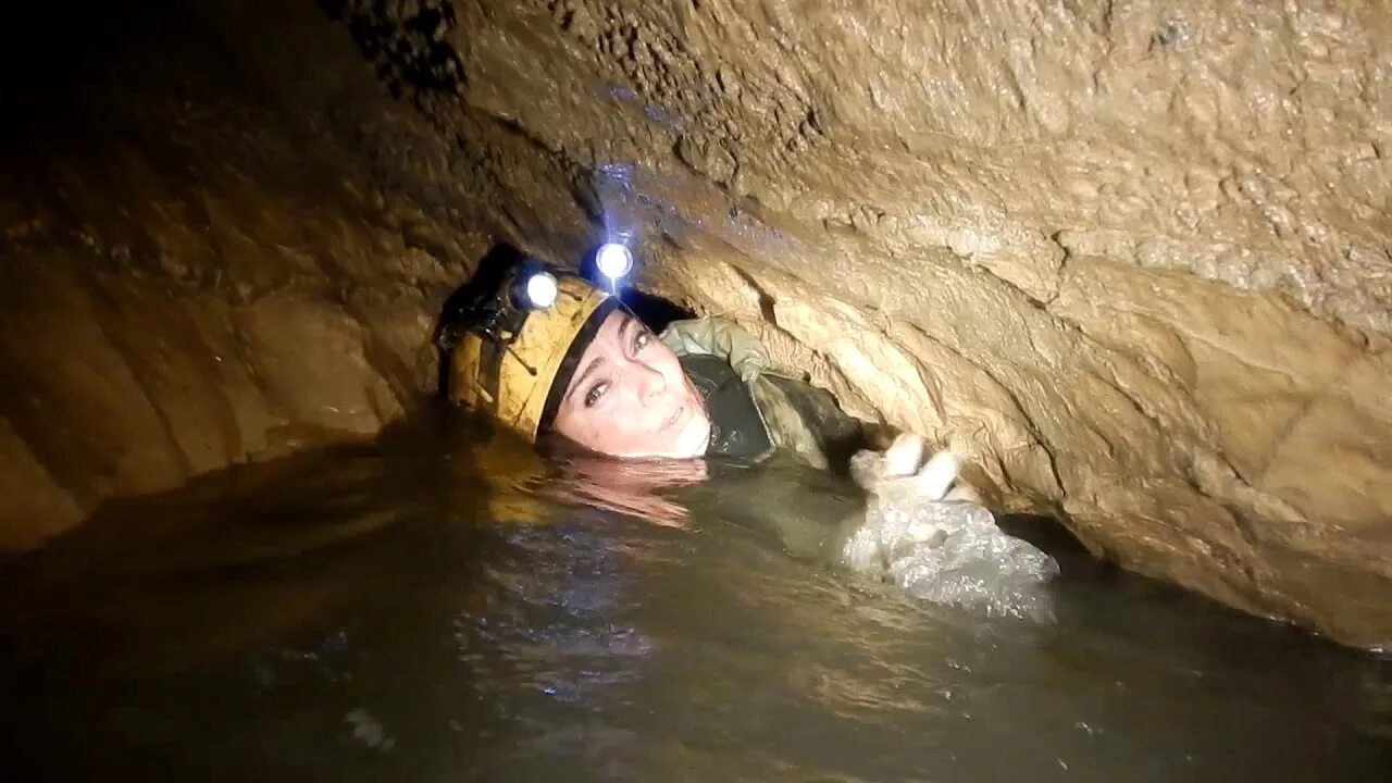 Джон Джонс пещера Натти Патти. Джон Джонсон спелеолог. Как убрать воду в пещере