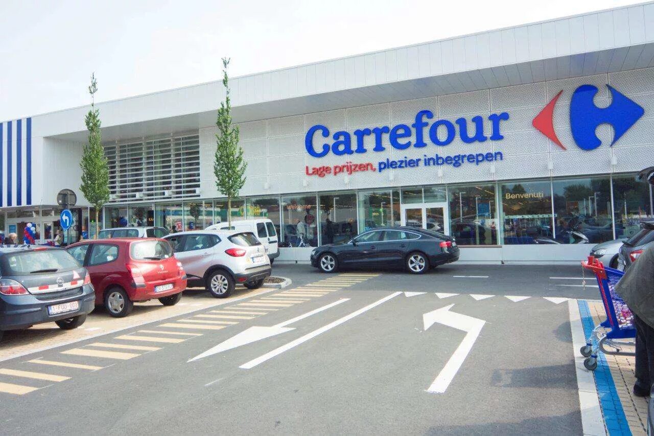 Реклама carrefour. Париж carrefour. 1963 г. Карефур. Carrefour.