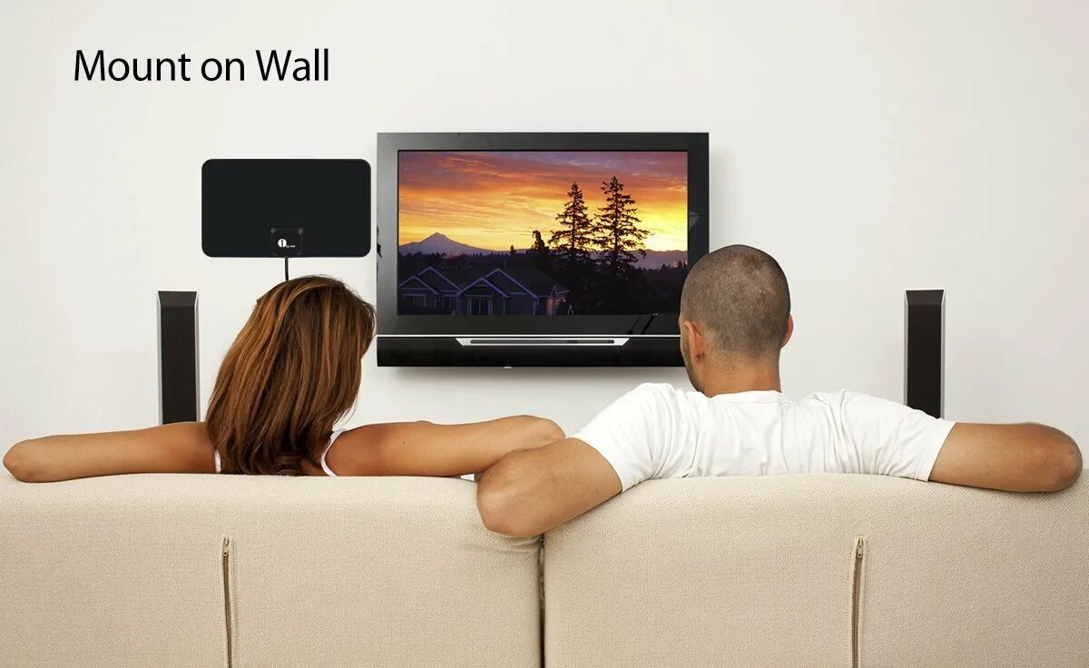 Включи телевизор hi. Человек перед телевизором. Телевизор со спины. Человек сидит перед телевизором. Мебель перед телевизором.