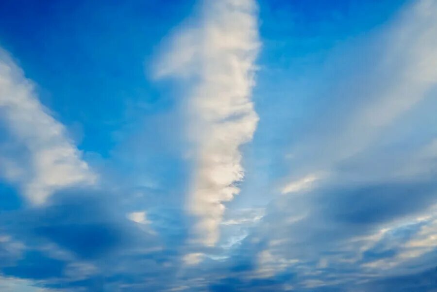 Небо ценим. Breeze in the clouds. Custel in the clouds.