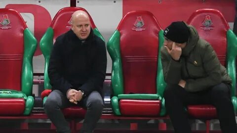 В футбольном матче принимают участие