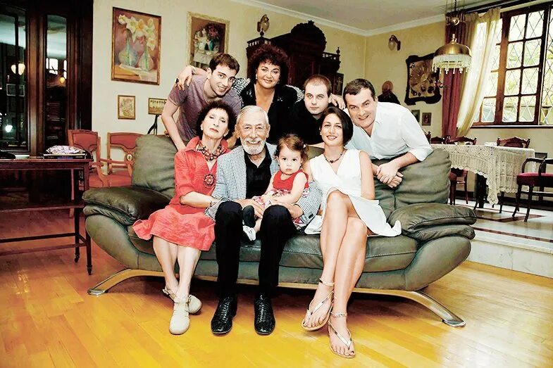 Вахтанг Кикабидзе семья. Вахтанг Кикабидзе с женой. Вахтанг биография личная жизнь