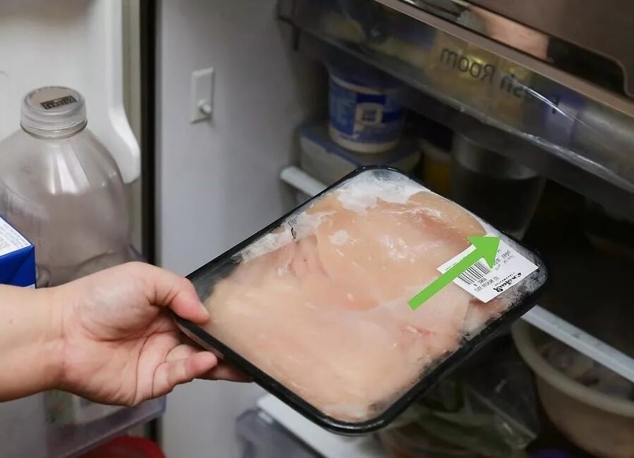 Можно варить замороженную курицу. Разморозка продуктов. Холодильник для мяса. Быстрое размораживание мяса.