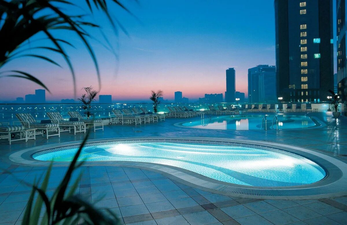 Шарджа оаэ. Дубай отель Hilton Sharjah. Эмират Шарджа. Объединенные арабские эмираты / Шарджа. Хилтон в ОАЭ Шарджа.