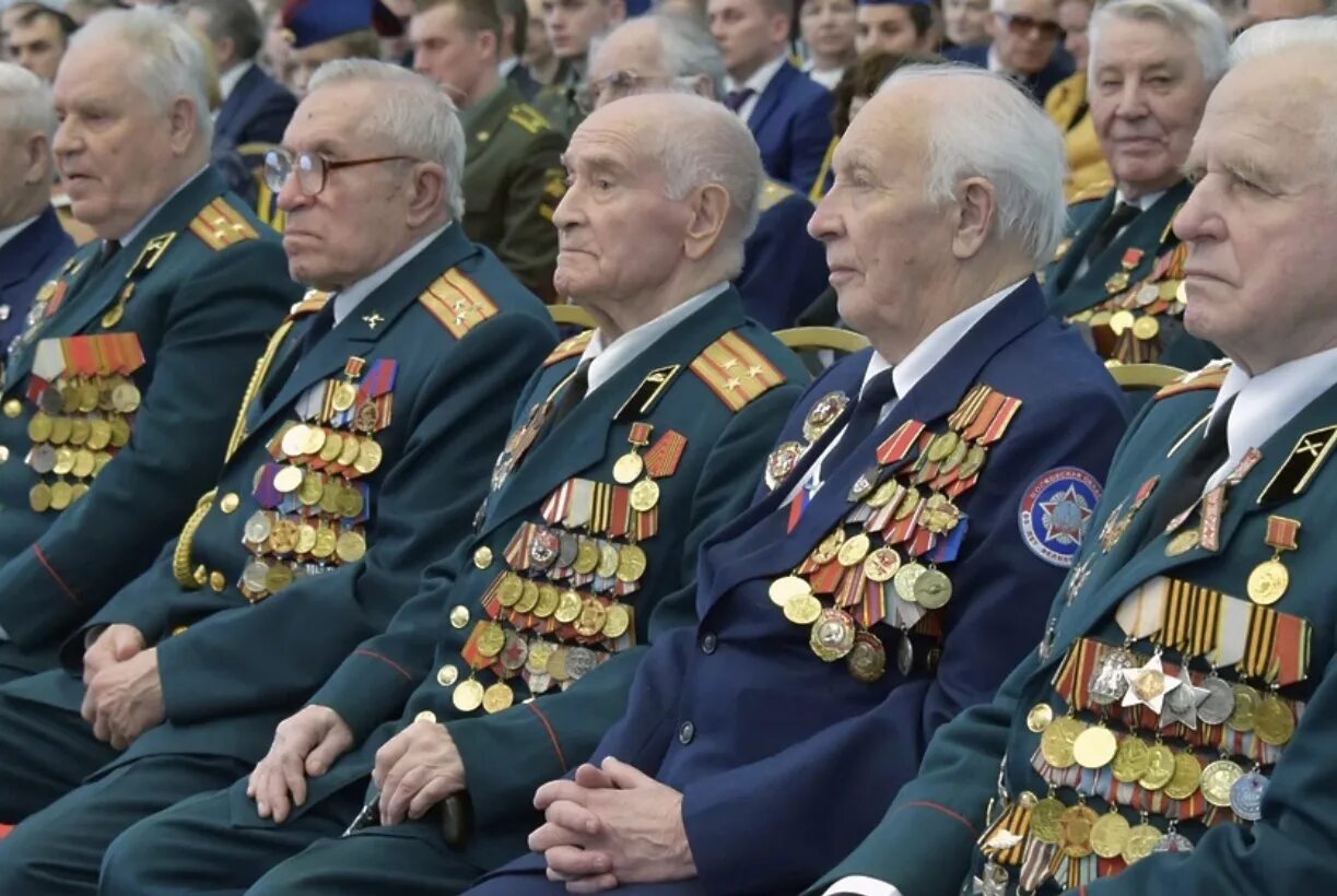 Ветераны ВОВ. Ветераны с орденами. Ветераны Великой Отечественной войны живые. Фото ветеранов.