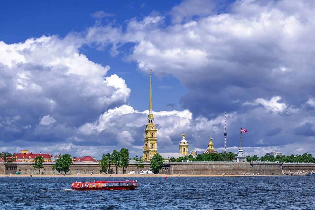 Где в санкт петербурге находится петропавловская крепость. Петропавловская крепость в санкт-петербурге. петербург петропавловская крепость. петропавловская крепость петропавловская крепость. петропавловске крепость.