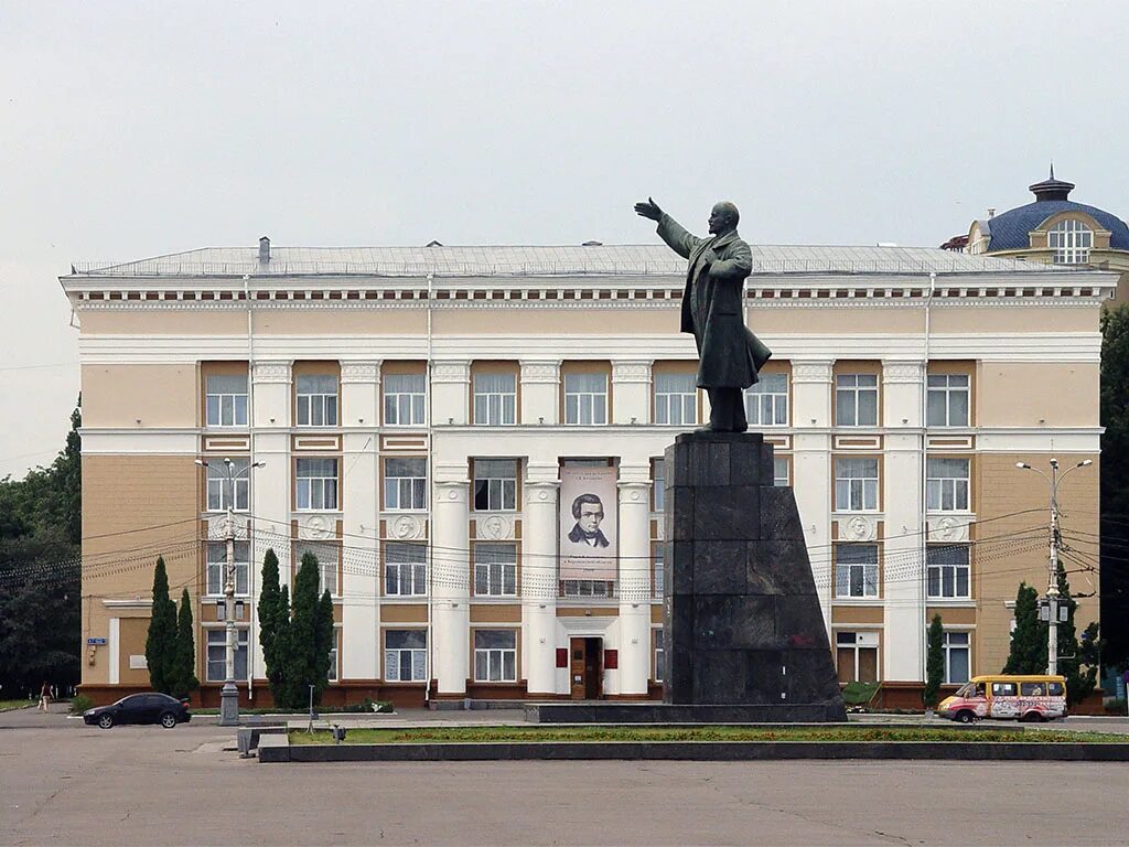 Пл ленинская. Памятник Ленину Воронеж. Памятник Воронеж площадь Ленина Воронеж. Центр Воронежа площадь Ленина. Памятник Ленину на площади Ленина Воронеж.