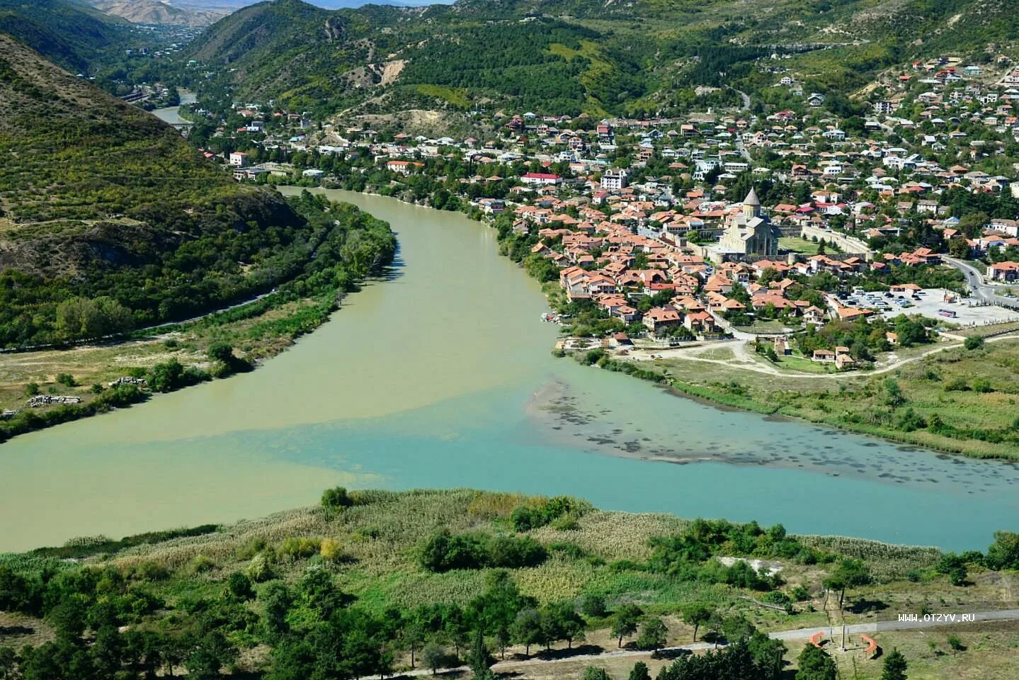 Кура грузия. Мцхета-Мтианети. Мцхета-Мтианети река. Город Мцхета Арагви и кура. Арагви и кура монастырь.