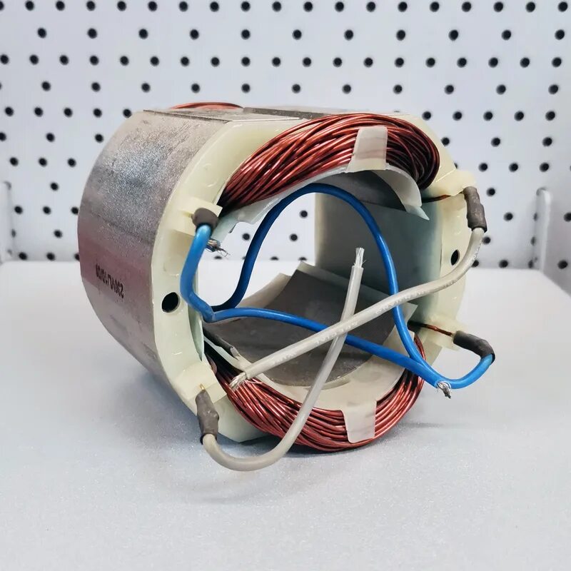 2600 м