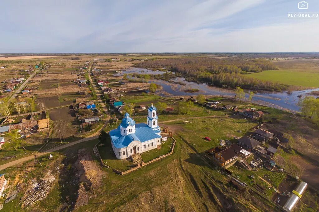 Село плавное. Храм Покрова Пресвятой Богородицы в селе Булзи. Село Булзи Каслинский район. Булзи Челябинская область. Булзи Челябинская область храм.