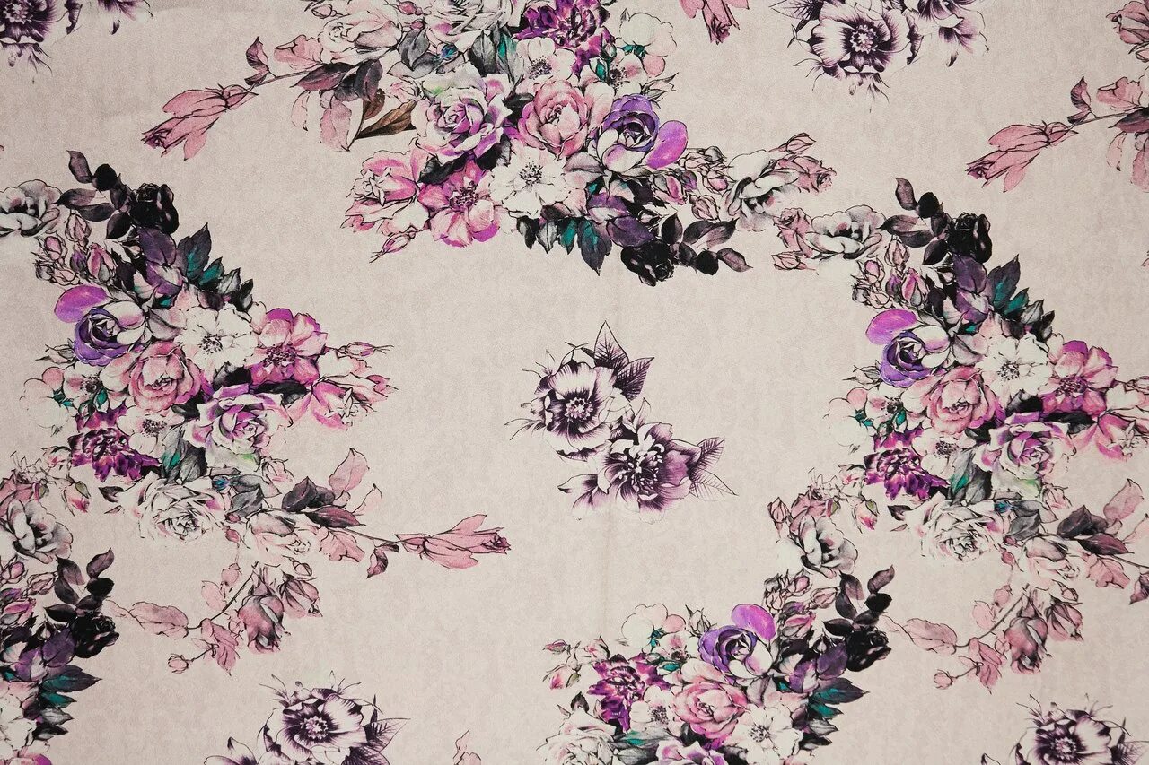 Ткани из италии интернет магазин. Мневники ткани. Магазин постоянных распродаж слободской. Итальянская ткань для платья. Магазин ткани гатчина.