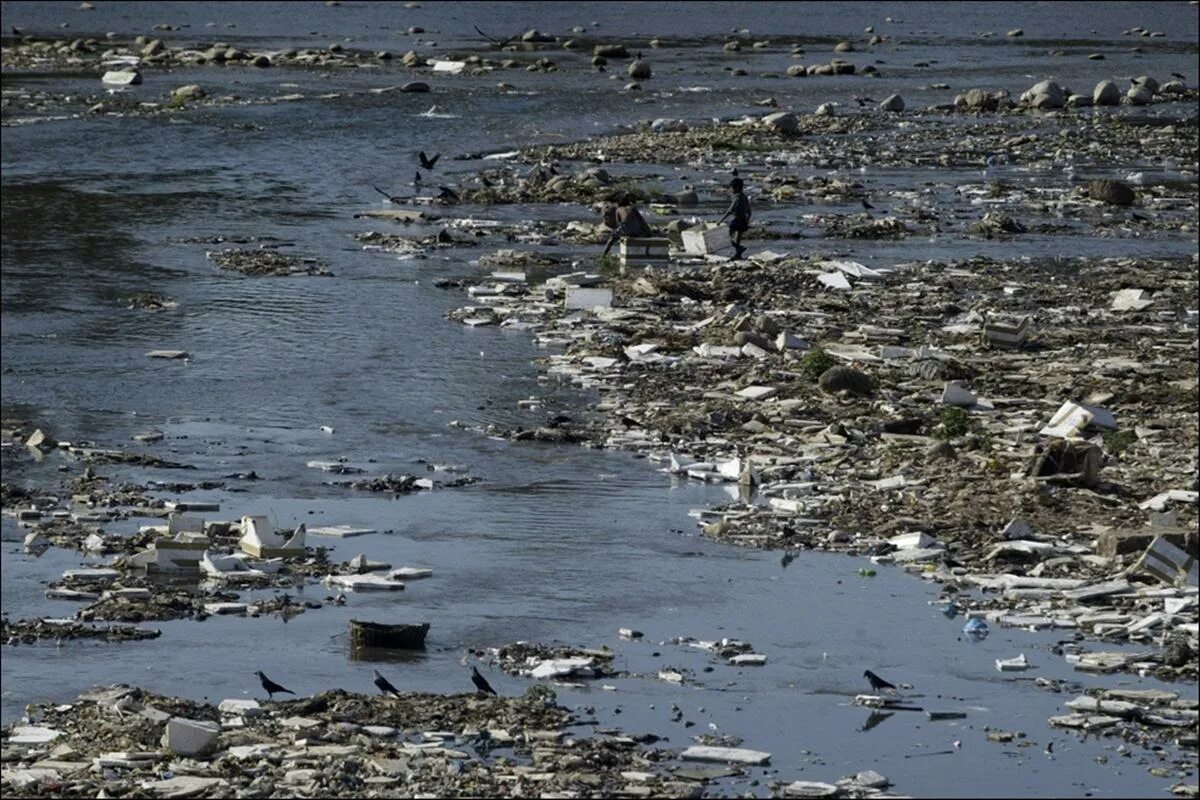 Загрязнение пресных вод. Загрязнение воды промышленностью. Сумку kirliligi. Water pollution. Группы загрязнения воды