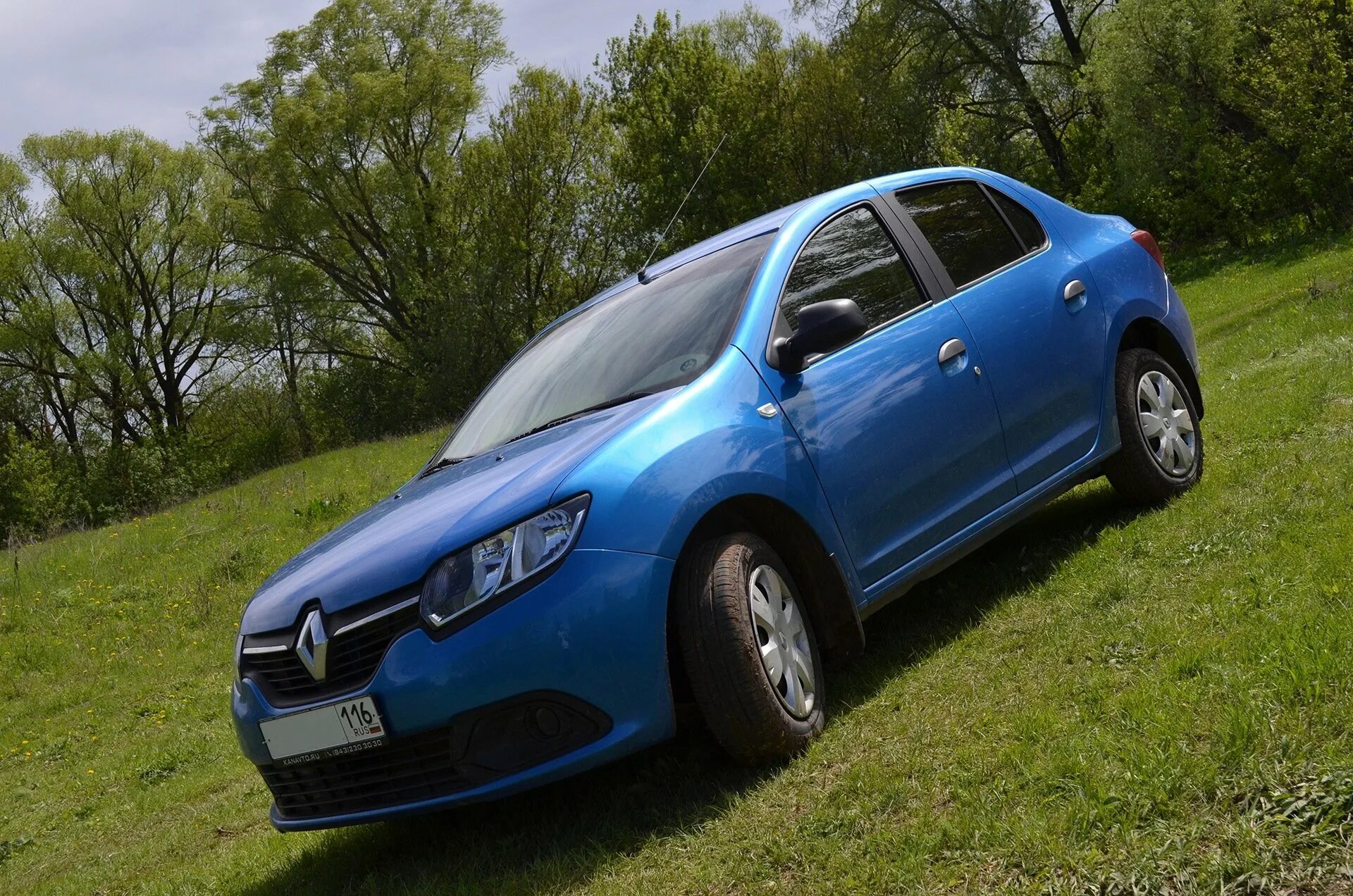 Renault Logan 2. Рено Логан 2 синий. Ренаулт Логан синий. Рено Логан 2023.