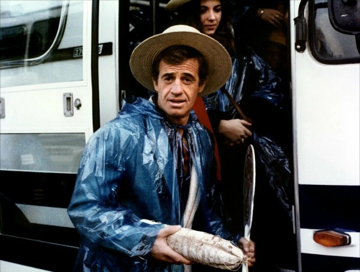 Игра в 4 руки бельмондо. Игра в четыре руки обложка. Карла романелли игра в четыре руки. Бельмондо 1980. Бельмондо игра в четыре руки.