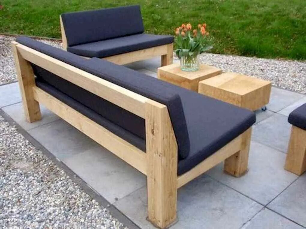 DIY Pallet Couch for Your Patio