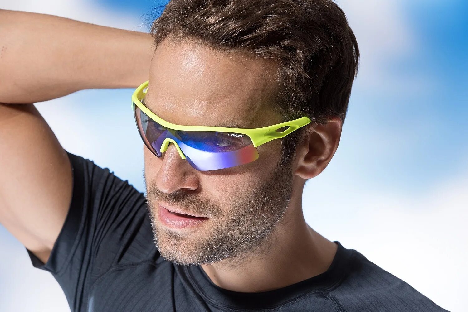 Очки спортивные солнцезащитные мужские. Очки Relax Quadra. Oakley 2000. Oakley Plazma фотохромные солнцезащитные очки. Очки солнцезащитные oakley 2022-23 Savitar.