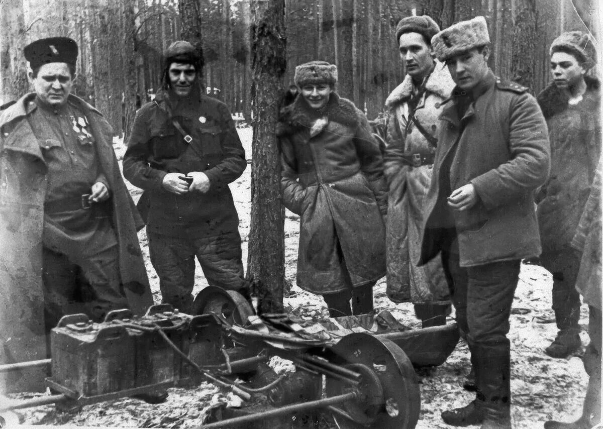 Партизанский отряд из работников пожарной охраны. Белорусские Партизаны 1943. Партизанские и подпольные движения в Белоруссии 1943. Партизан Ленинградская область 1943.