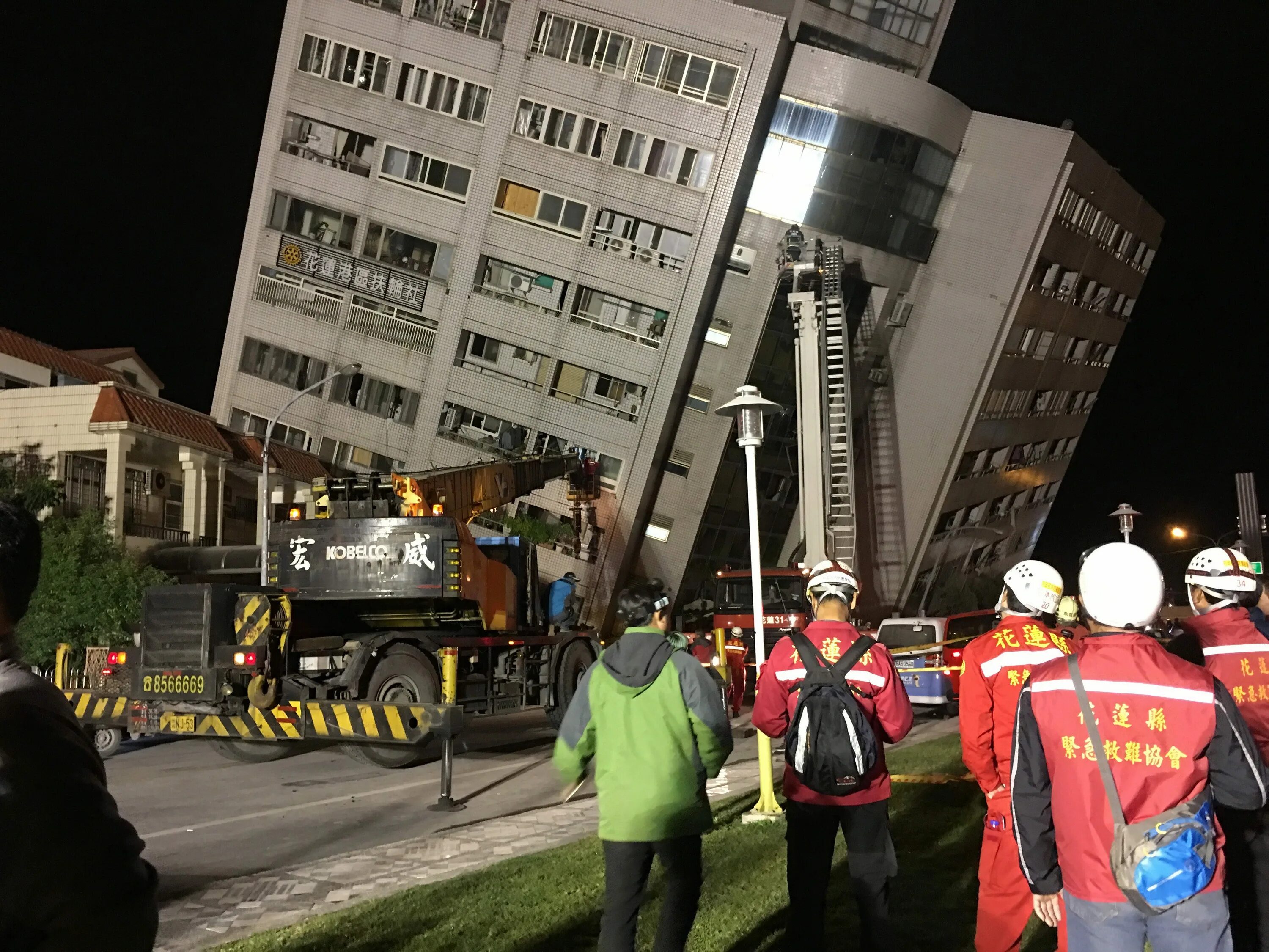 Тайвань землетрясение 2018. Отель Маршал Тайвань 2018 землетрясение. Землетрясение на Тайване 1999. Землетрясение 9/21 на Тайване.