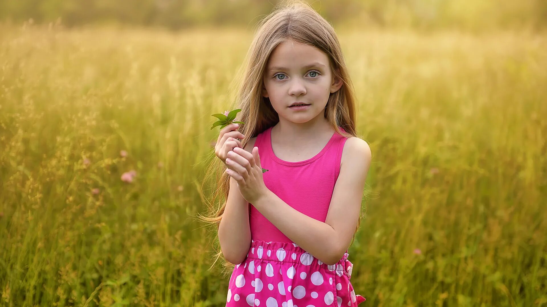 Слава грошев (slava groshev; род. Дети с цветами. Little lovely girls. Little lovely girls. Little lovely girls.