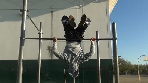 Головач подтягивается