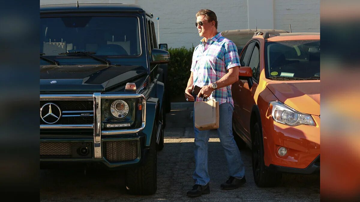 автопарк сильвестра сталлоне. пикап сильвестра сталлоне. феррари сталлоне 2021. кадиллак сталлоне. кадиллак эскалейд продает сталлоне.