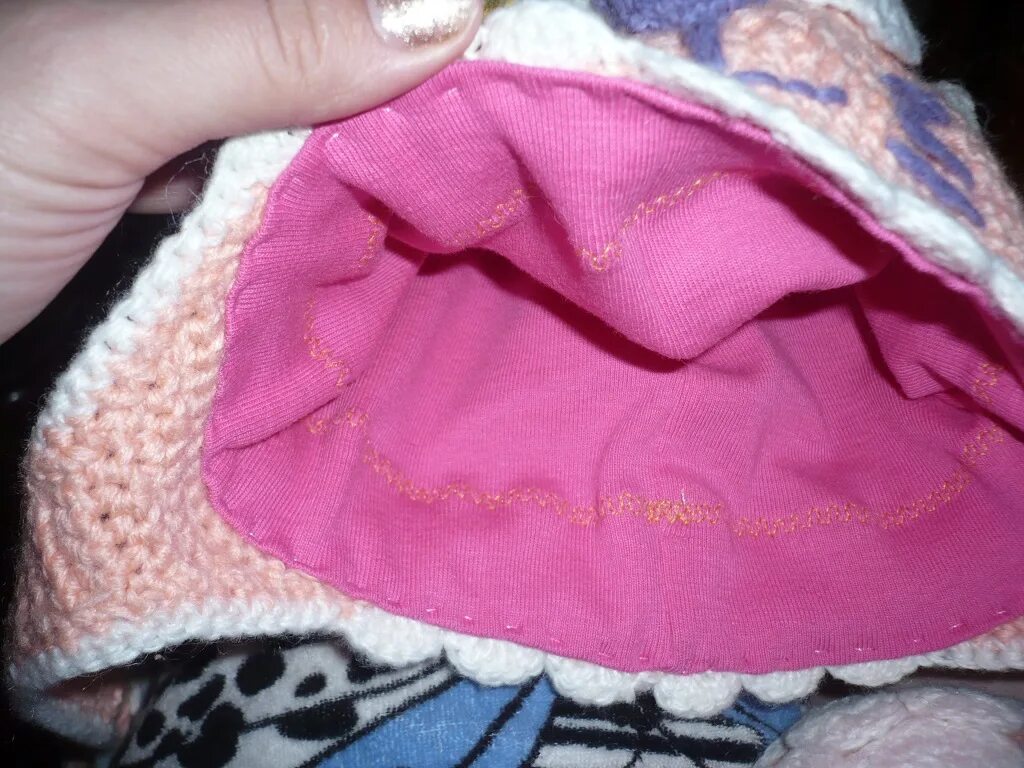 Как вшить флис в шапку. Подклад для вязаной шапки. Подклад для вязаной шапки. Трикотажная подкладка в шапку. Как вшить флис в шапку.