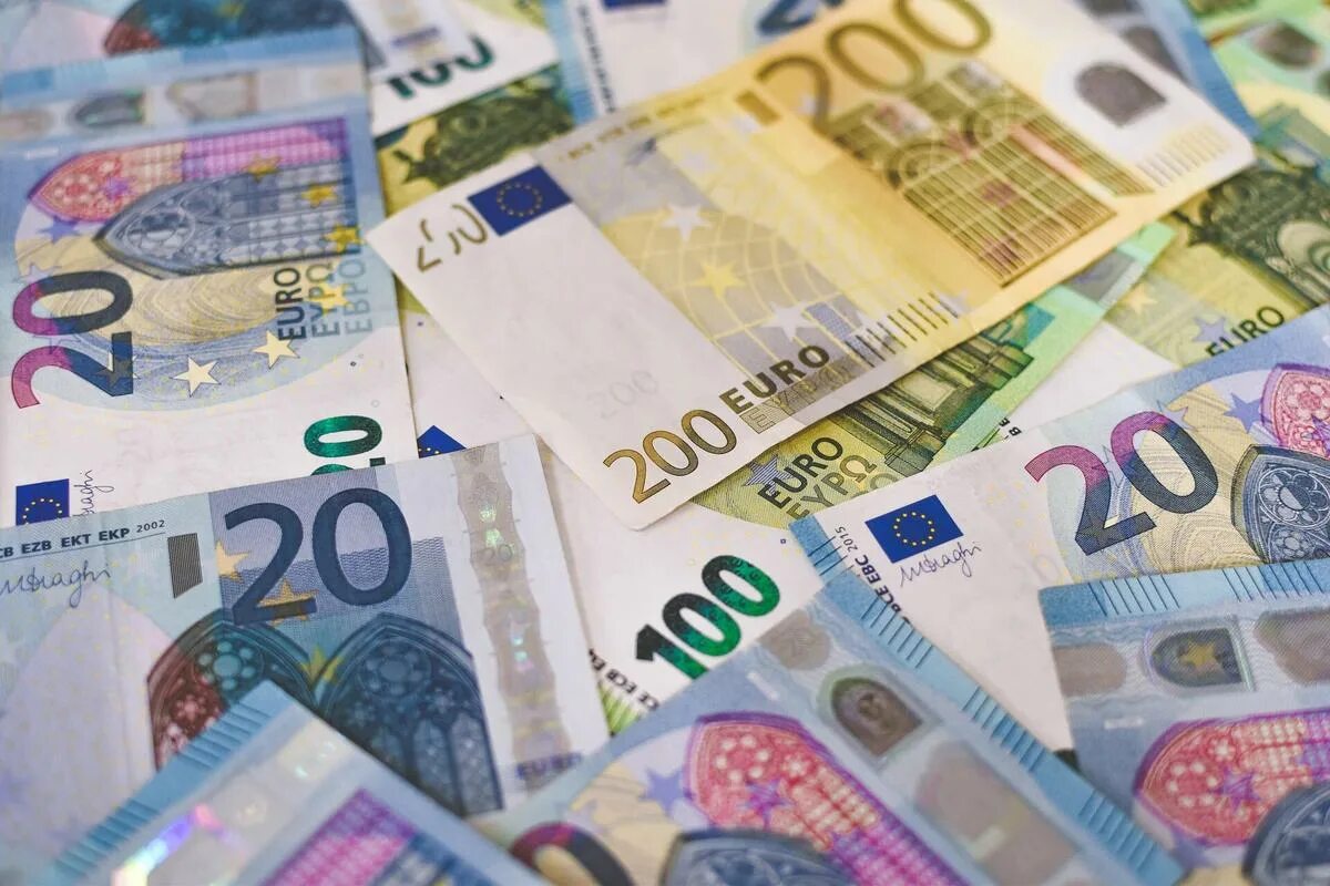 Евро. Валюта. Банкноты евро. Доллар и евро.