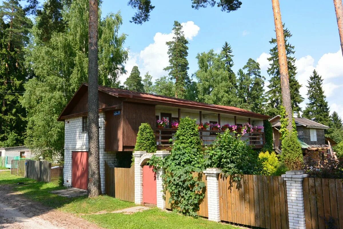 Массив кобрино. Дома сиверский гатчинский. Пушкинская улица поселок сиверский. Сиверский дачи. Посёлок сиверский ленинградская область.