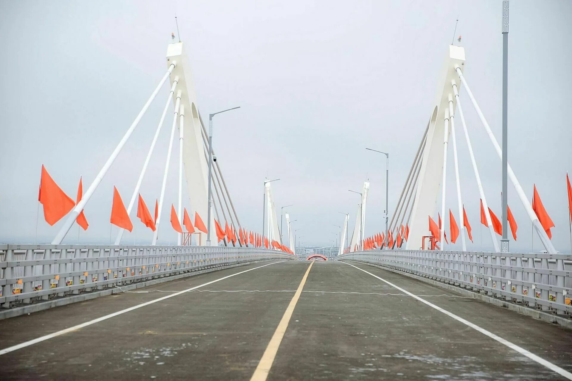 Новый мост открыт. Мост Благовещенск Хэйхэ. Автомобильный мост Благовещенск Хэйхэ. Открытие моста Благовещенск Хэйхэ. Мост через Амур между Китаем и Россией Благовещенск.