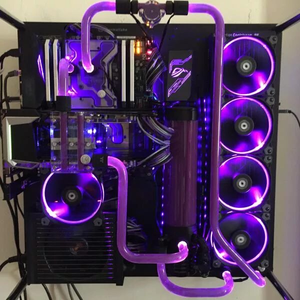 Сво мир свежие. Сво Core p5. Thermaltake Core p5. Thermaltake Core p5 Green. Thermaltake Core p5 SLI.