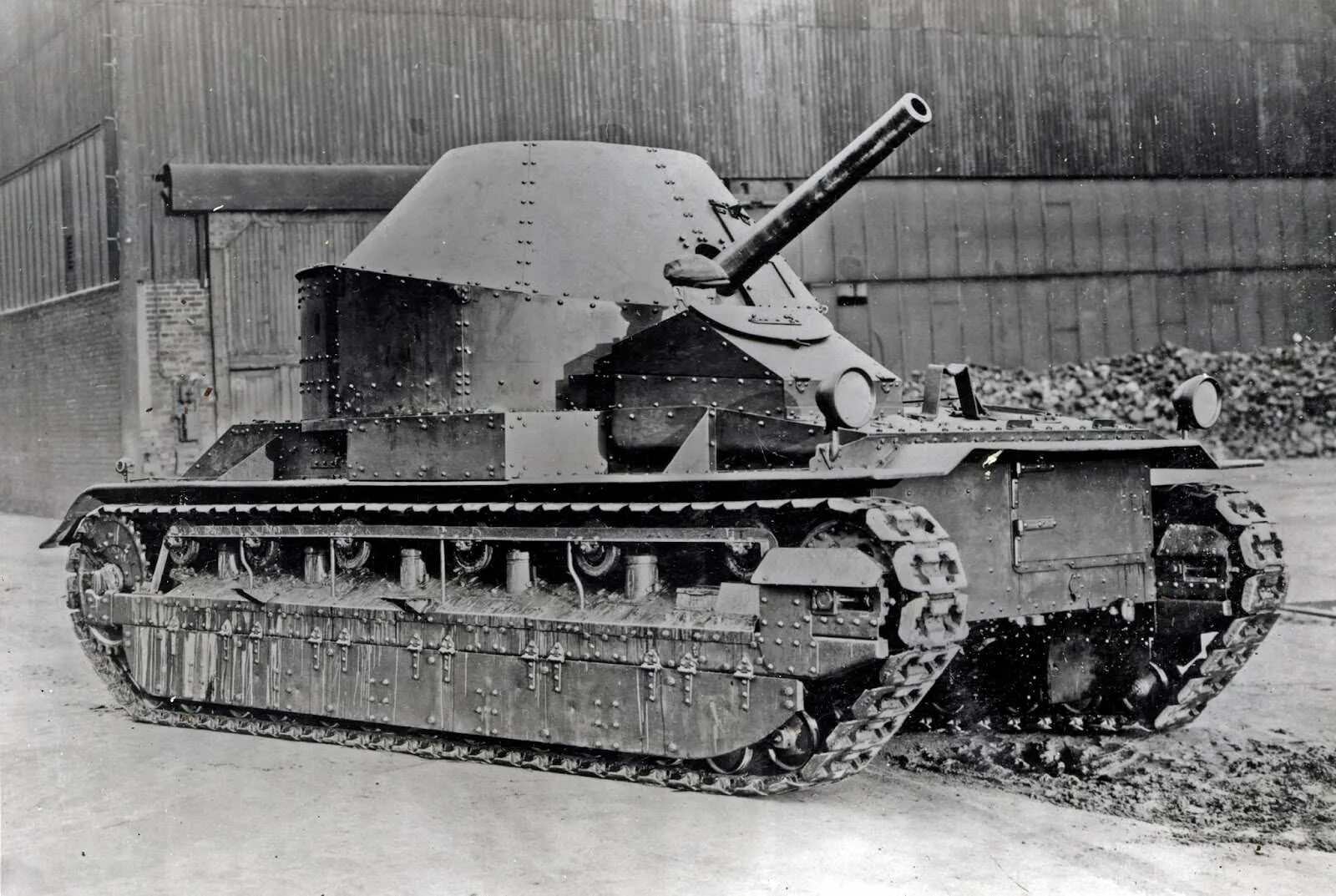 Vickers wot. Танк Виккерс МК 1. Медиум 1 танк. Танк Виккерс МК 3