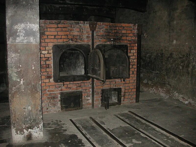 крематорные печи в освенциме. печи освенцима. освенцим биркенау крематорий. концлагерь дахау крематорий. печи освенцима.