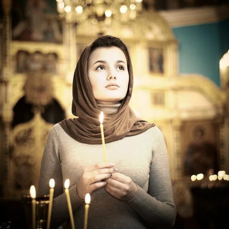 Форум молящаяся. Икона женщина. Девушка молится. Светчи d церковb. Православная женщина в храме.
