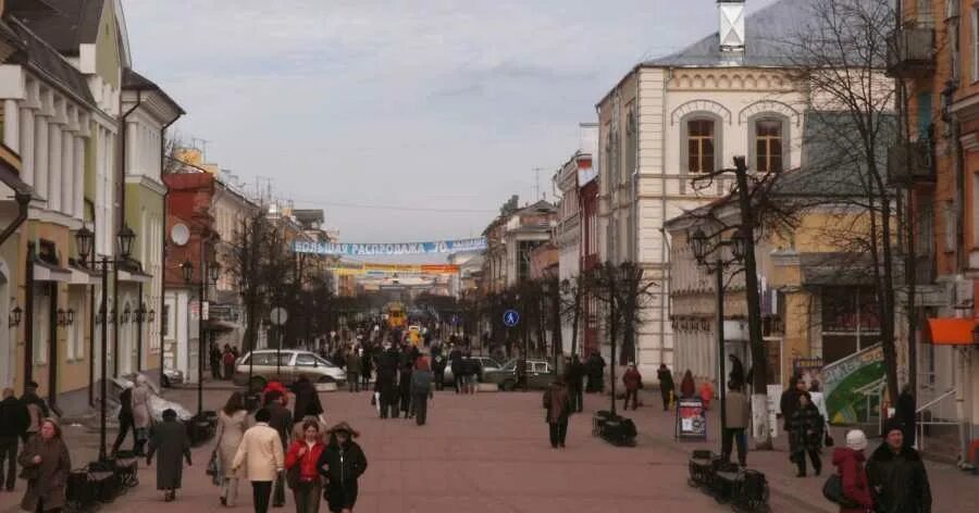 Сбербанк трехсвятская. Тверь пешеходная улица Трехсвятская. Тверь улица Трехсвятская Радищева. Трехсвятская улица пешеходная Трехсвятская Тверь. Тверь Центральная улица.