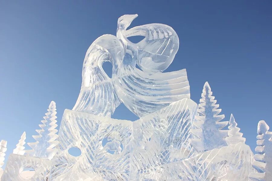 ледяные скульптуры. тарко сале ледяной городок в этом году. ледяные фигурки. скульптуры изо льда. ледяные фигурки.