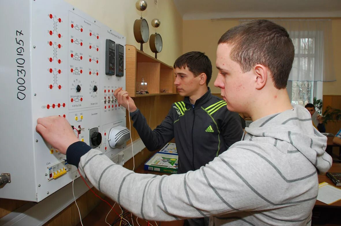 5 техникум абакан. амурский строительный колледж. абаканский техникум коммунального хозяйства. общежитие строительного техникума. техникум коммунального хозяйства абакан.