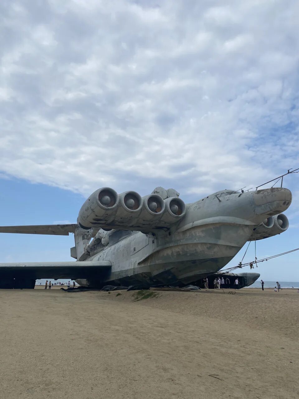 Лунь в дагестане что это. Лунь в дагестане что это. Экраноплан нуль в дербенте. Экраноплан лунь в дагестане. Каспий монстр экраноплан лунь.