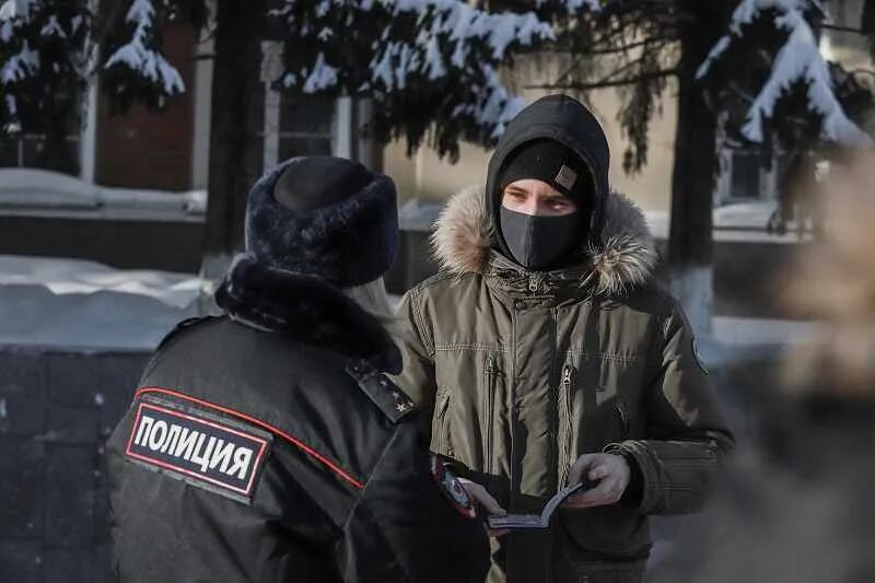 Нападения на дома. Нападение на девушку на улице.