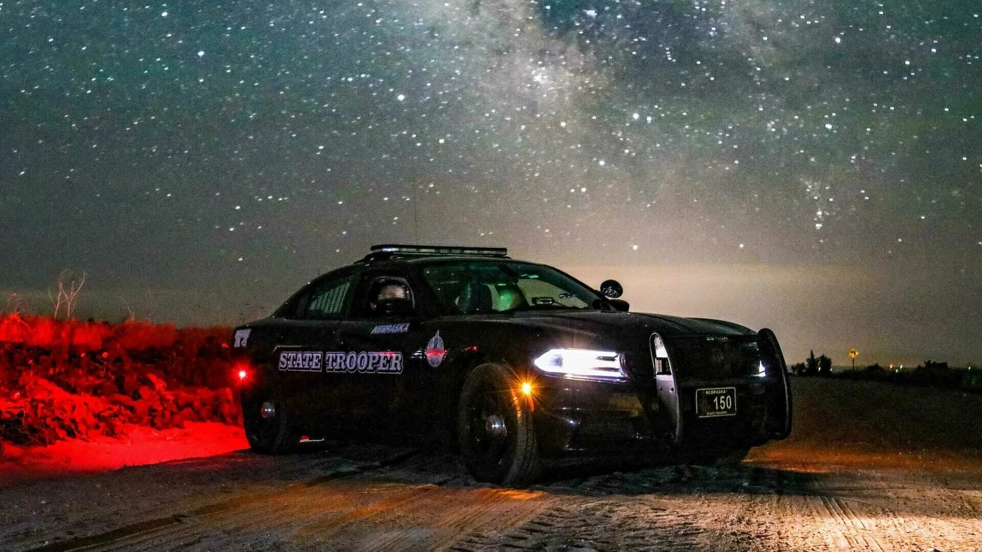 Полицейская машина ночью. Полицейские машины США ночью. Машина ночью. Американские машины ночью.