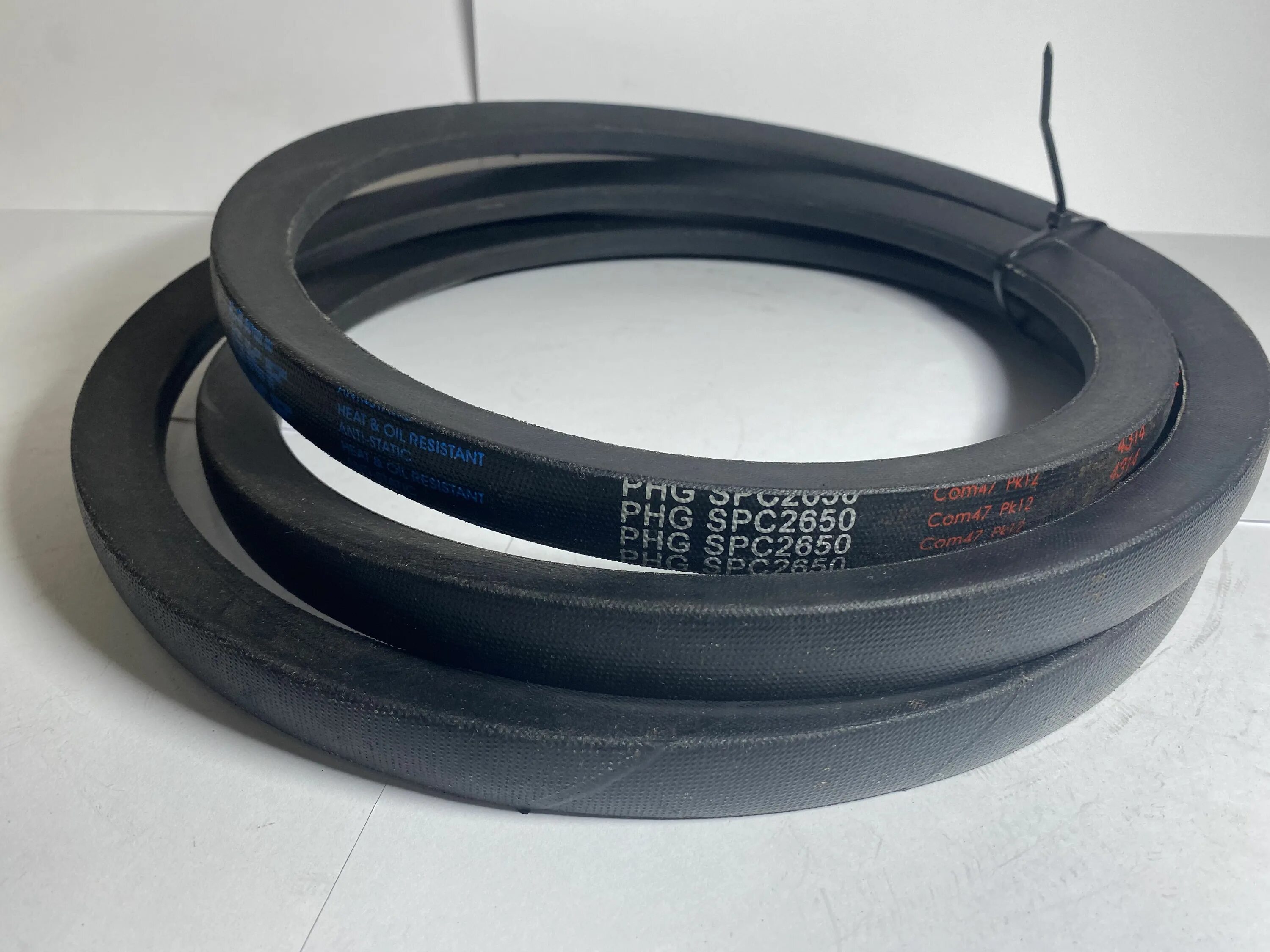 Ремень клиновой spc 5600. Ремень эл. Ремень skf phg a51-1330 sf. Ремень skf phg b29-770 sf. Ремень приводной клиновой phg xpz 2030 skf.