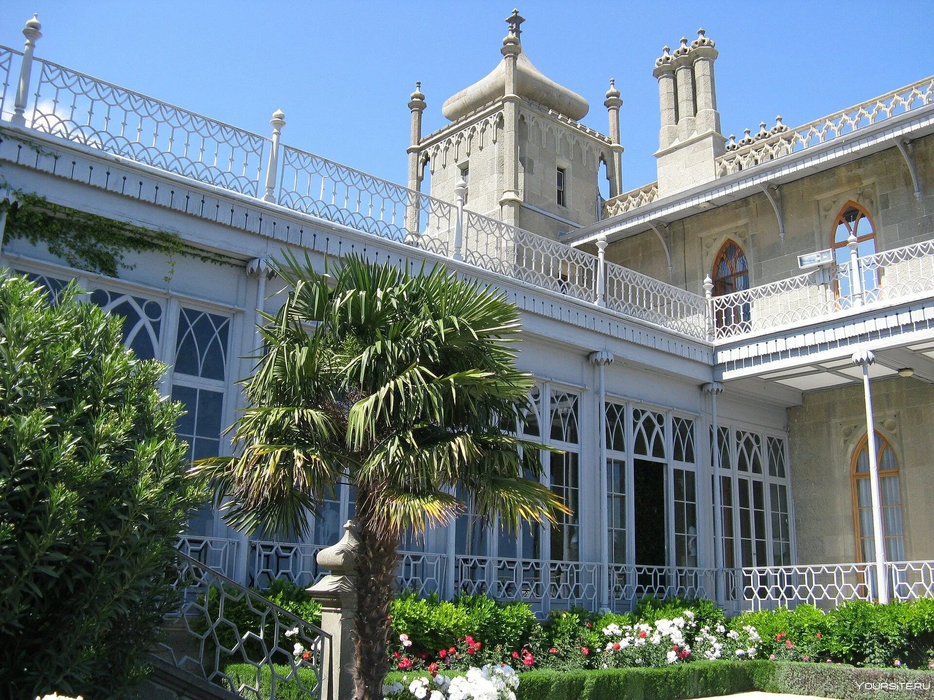 Воронцовский дворец Ялта. Ялта Алупка Воронцовский дворец. Воронцовский дворец, Алупка, дворцовое шоссе, 18. Ливадийский дворец Алупка. Сайт дворцы крыма