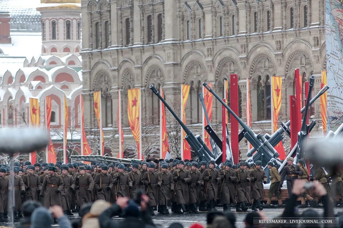 Зачем парад. Парад 7 ноября. Парад 7 ноября 1982. Парад 7 ноября 1991 года в Киеве. Парад 7 ноября 1987 в Хабаровске.