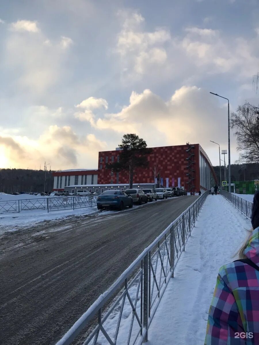 Радуга красноярск автозапчасти. Радуга Елены Стасовой 69л. Елены Стасовой 69 л Красноярск Радуга. Елены Стасовой 69л Красноярск. Спорткомплекс Радуга Красноярск.