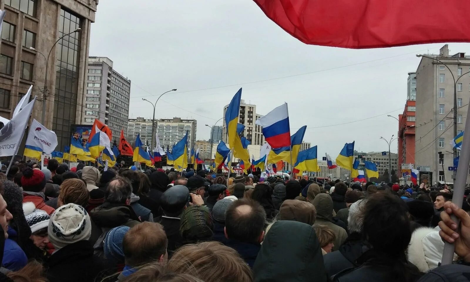 Марш против войны в Москве. Москва Украина. За Украину. Украины не существует.