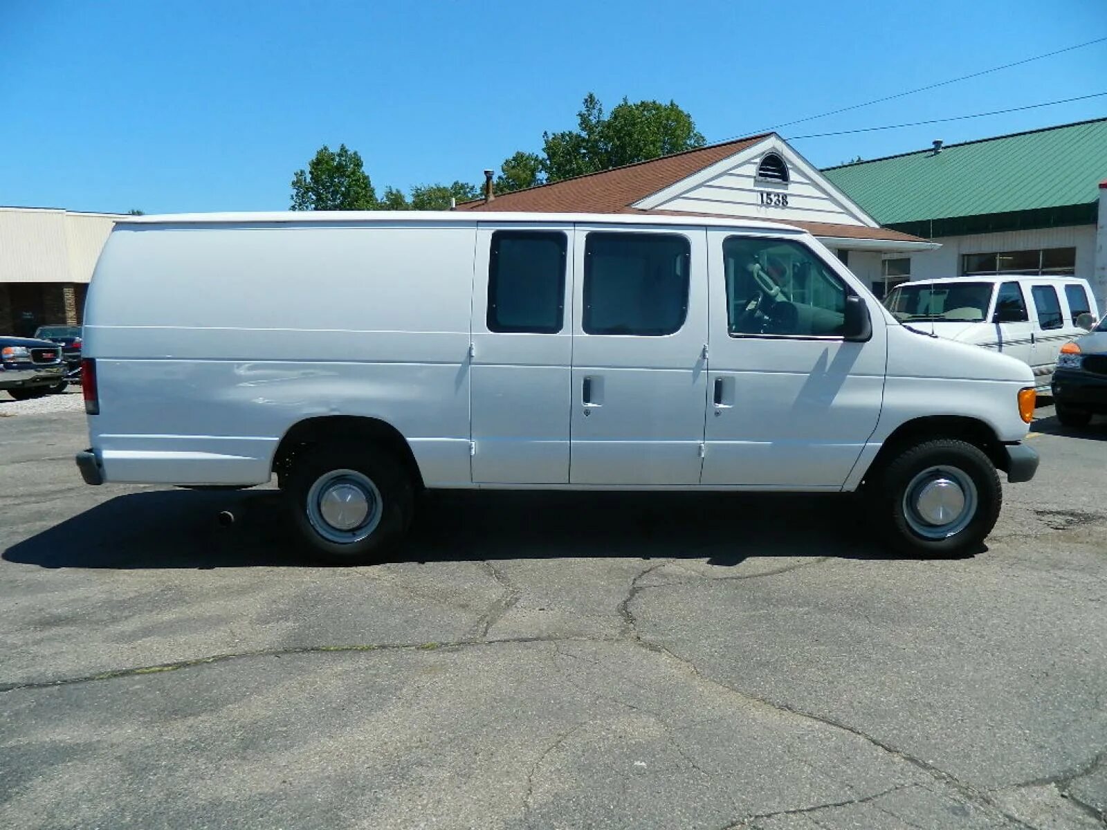 Форд эконолайн купить. Ford Econoline e350. Ford Econoline 2006. Ford Econoline Cargo. Ford Econoline 2005.