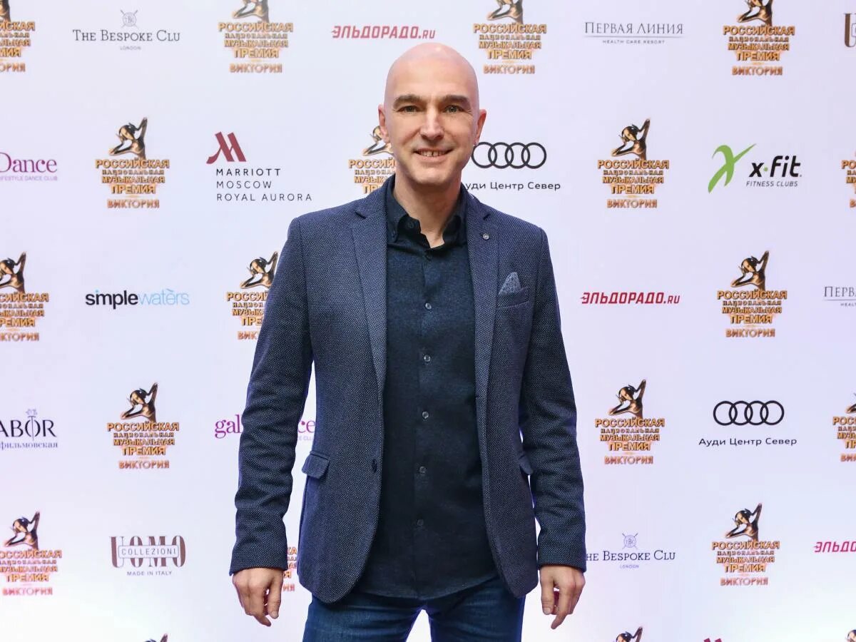 сколько лет жене андрея державина певца. андре́й влади́мирович держа́вин. андрей державин. семья андрея державина. сколько лет жене андрея державина певца.