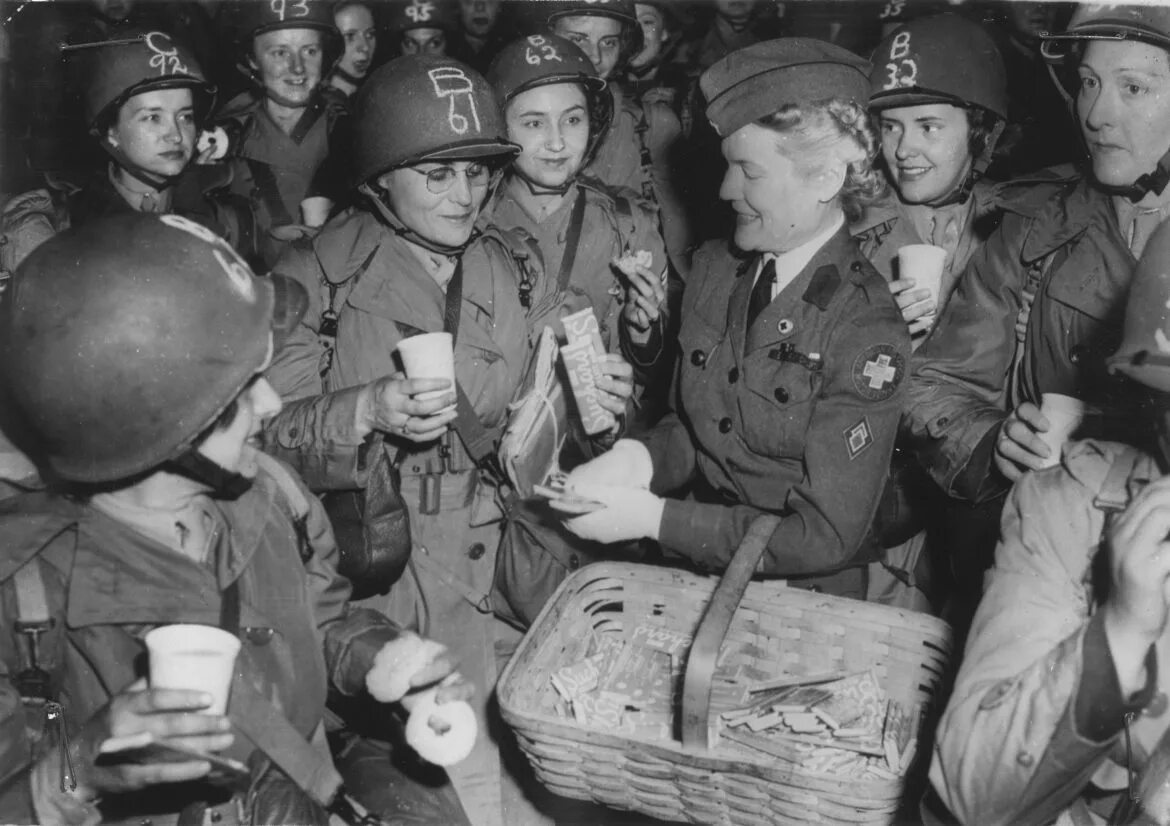 Американские войска в Европе 1945. Женщины во второй мировой США. Американские женщины 2 мировая. Женщины американской армии во второй мировой войне.
