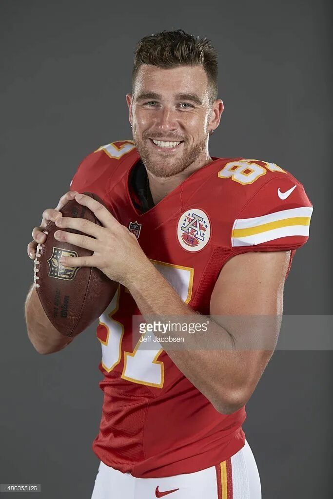 Тревис келси. Travis Kelce. Регби Трэвис Келси. Келси американский футбол. Travis Kelce height.