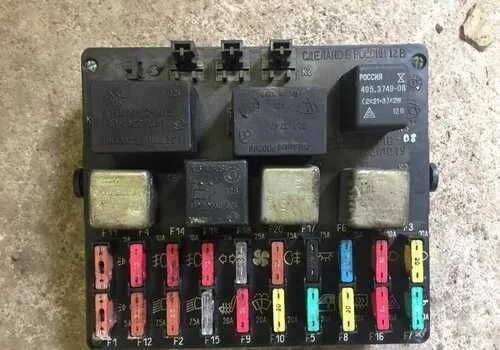 Схема блока предохранителей ваз 2110. Предохранители ваз 2110 инжектор. Блок реле ваз 2110. Блок реле ваз 2110. Монтажный блок 2110-3722.