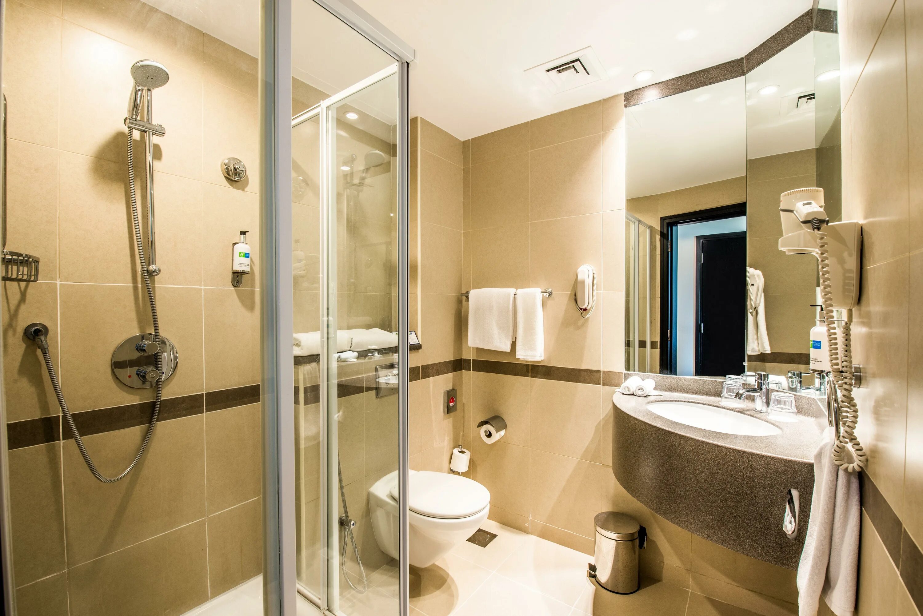 Отель Holiday Inn Express Dubai Jumeirah. Holiday Inn Express Jumeirah 2*. Holiday Inn Express Dubai Jumeirah 2* (Джумейра). Холидей ИНН Дубай Джумейра. Holiday inn safa